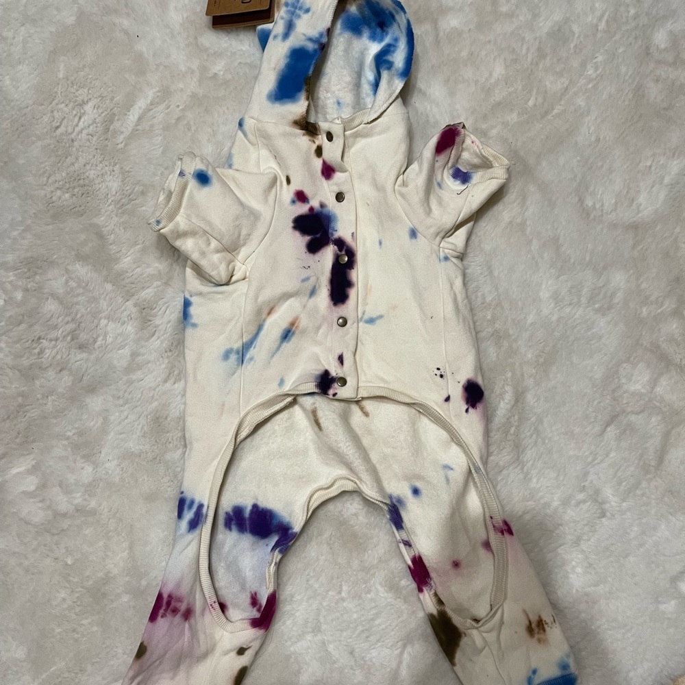 Found My Animal tie dye w hoodie L